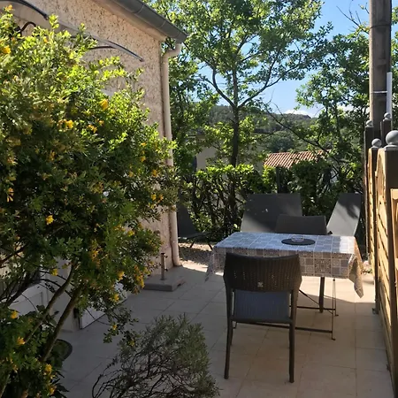 Gites Le Mas Du Vieux Chene Salavas Exterior photo